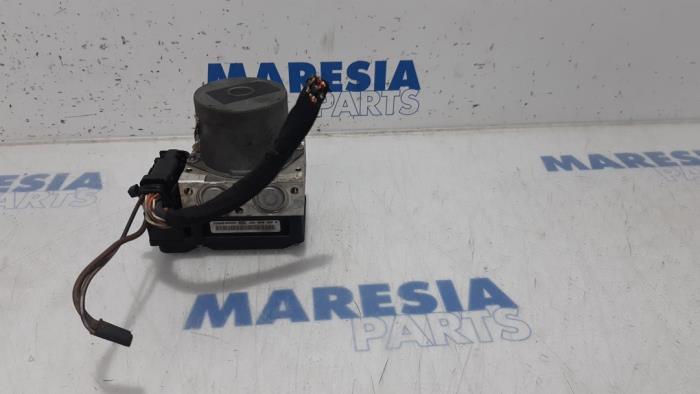 Gebrauchte ABS Pumpe Renault Grand Scénic II (JM) 2.0 16V Preis € 105,00 Margenregelung angeboten von Maresia Parts