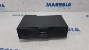 Used CD changer Renault Grand Scénic II (JM) 2.0 16V Price € 45,00 Margin scheme offered by Maresia Parts