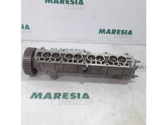 Usagé Arbre à cames Fiat Stilo (192A/B) 1.6 16V 3-Drs. Prix € 50,00 Règlement à la marge proposé par Maresia Parts