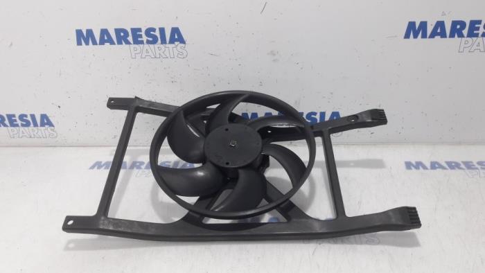 Używane Silnik wentylatora Fiat 500 (312) 1.2 Cena € 29,99 Procedura marży oferowane przez Maresia Parts