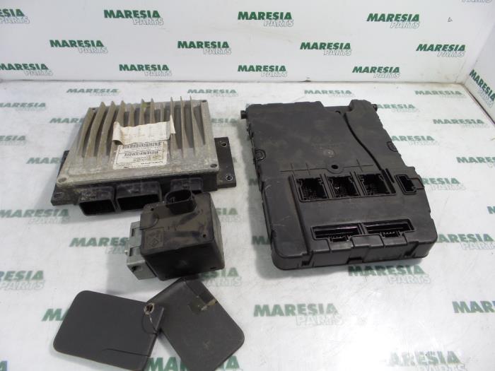 Used Engine management computer Renault Megane II (BM/CM) 1.5 dCi 80 Price € 210,00 Margin scheme offered by Maresia Parts