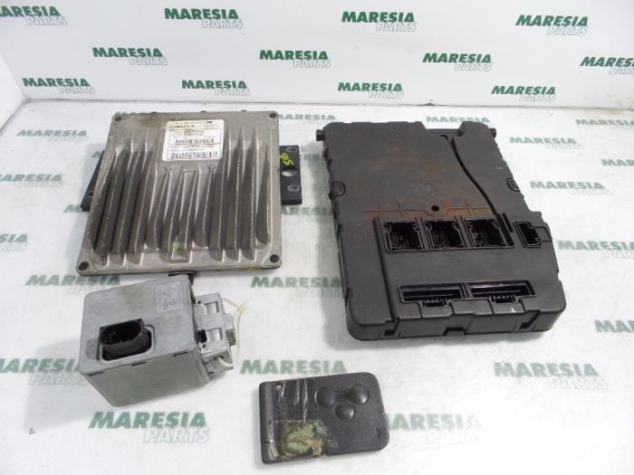 Used Engine management computer Renault Megane II (BM/CM) 1.5 dCi 80 Price € 324,99 Margin scheme offered by Maresia Parts