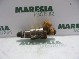 Used Injector (petrol injection) Fiat Palio Weekend (178D) 1.2 MPI Fire Price € 25,00 Margin scheme offered by Maresia Parts