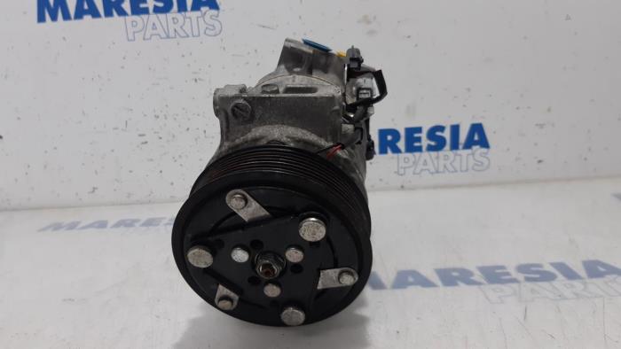 Air conditioning pump from a Renault Scénic IV (RFAJ) 1.3 TCE 140 16V 2018