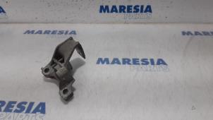 Used Engine mount Renault Scénic IV (RFAJ) 1.3 TCE 140 16V Price € 25,00 Margin scheme offered by Maresia Parts