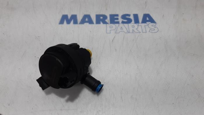 Begagnade Extra vattenpump Renault Scénic IV (RFAJ) 1.3 TCE 140 16V Pris € 40,00 Marginaltabell erbjuds av Maresia Parts