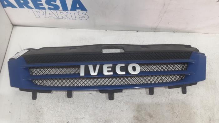 Używane Grill Iveco New Daily IV 29L14C, 29L14C/P, 29L14V, 29L14V/P Cena € 127,05 Z VAT oferowane przez Maresia Parts