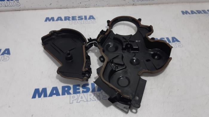 Usagé Couvercle de distribution Citroen DS3 (SA) 1.6 Blue Hdi 100 Prix € 25,00 Règlement à la marge proposé par Maresia Parts