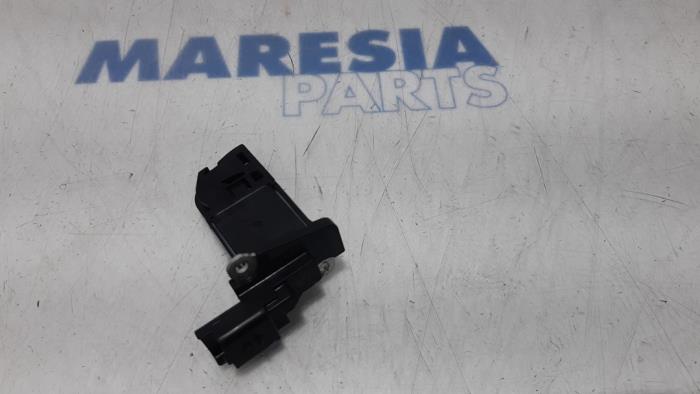 Usagé Débitmètre Citroen DS3 (SA) 1.6 Blue Hdi 100 Prix € 30,00 Règlement à la marge proposé par Maresia Parts