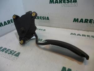 Used Throttle pedal position sensor Renault Megane II Grandtour (KM) 1.9 dCi 130 Price € 35,00 Margin scheme offered by Maresia Parts