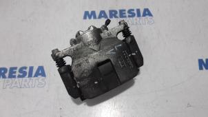 Used Front brake calliper, left Renault Scénic IV (RFAJ) 1.3 TCE 140 16V Price € 105,00 Margin scheme offered by Maresia Parts