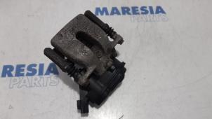 Used Rear brake calliper, left Renault Scénic IV (RFAJ) 1.3 TCE 140 16V Price € 131,25 Margin scheme offered by Maresia Parts