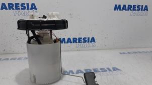 Used Electric fuel pump Renault Scénic IV (RFAJ) 1.3 TCE 140 16V Price € 105,00 Margin scheme offered by Maresia Parts