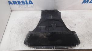 Used Engine protection panel Renault Scénic III (JZ) 1.5 dCi 105 Price € 40,00 Margin scheme offered by Maresia Parts