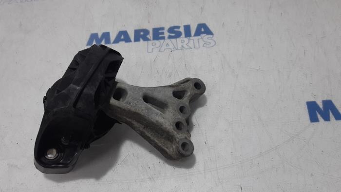 Used Engine mount Peugeot 208 I (CA/CC/CK/CL) 1.2 Vti 12V PureTech 82 Price € 30,00 Margin scheme offered by Maresia Parts