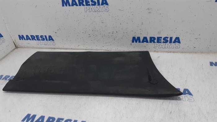 Używane Listwa ozdobna Iveco New Daily IV 29L14C, 29L14C/P, 29L14V, 29L14V/P Cena € 30,25 Z VAT oferowane przez Maresia Parts