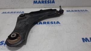 Used Front lower wishbone, right Renault Scénic III (JZ) 1.5 dCi 105 Price € 25,00 Margin scheme offered by Maresia Parts