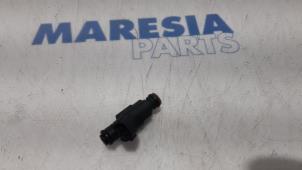 Usagé Injecteur (injection essence) Peugeot 308 (L3/L8/LB/LH/LP) 1.2 12V VTi PureTech 82 Prix € 19,50 Règlement à la marge proposé par Maresia Parts