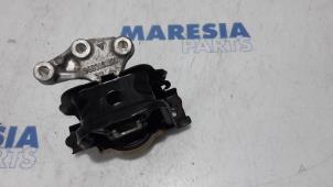 Used Engine mount Peugeot 208 I (CA/CC/CK/CL) 1.6 e-HDi FAP Price € 30,00 Margin scheme offered by Maresia Parts