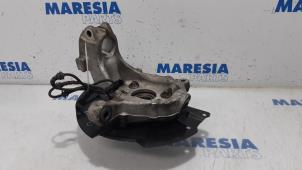 Used Knuckle, front left Renault Scénic IV (RFAJ) 1.3 TCE 140 16V Price € 60,00 Margin scheme offered by Maresia Parts