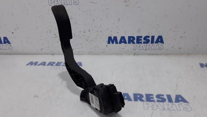 Begagnade Gaspedalsensor Peugeot 208 I (CA/CC/CK/CL) 1.6 e-HDi FAP Pris € 20,00 Marginaltabell erbjuds av Maresia Parts