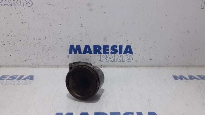 Usados Pistón Renault Espace (JK) 2.0 16V Turbo Precio € 65,00 Norma de margen ofrecido por Maresia Parts