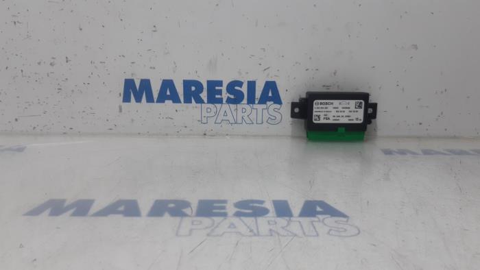 Begagnade PDC-modul Peugeot 308 (L3/L8/LB/LH/LP) 1.2 12V VTi PureTech 82 Pris € 35,00 Marginaltabell erbjuds av Maresia Parts