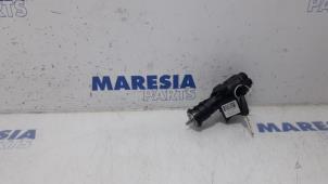 Usagé Serrure de contact + clé Fiat 500 (312) 1.4 16V Prix € 50,00 Règlement à la marge proposé par Maresia Parts