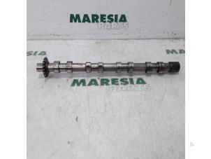 Used Camshaft Peugeot 307 CC (3B) 2.0 HDIF 16V Price € 105,00 Margin scheme offered by Maresia Parts