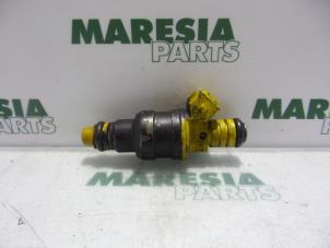 Used Injector (petrol injection) Alfa Romeo 156 (932) 2.5 V6 24V Price € 25,00 Margin scheme offered by Maresia Parts