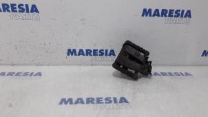 Używane Zacisk hamulcowy lewy tyl Fiat 500 (312) 1.4 16V Cena € 50,00 Procedura marży oferowane przez Maresia Parts