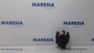 Używane Obudowa termostatu Peugeot 208 I (CA/CC/CK/CL) 1.2 12V e-THP PureTech 110 Cena € 39,00 Procedura marży oferowane przez Maresia Parts