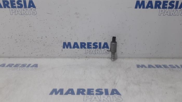 Begagnade Kamaxelsensor Peugeot 208 I (CA/CC/CK/CL) 1.2 12V e-THP PureTech 110 Pris € 29,99 Marginaltabell erbjuds av Maresia Parts