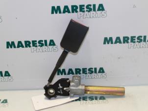 Used Seatbelt tensioner, left Renault Scénic I (JA) 1.9 dCi Price € 30,00 Margin scheme offered by Maresia Parts