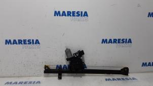 Używane Mechanizm szyby lewej przedniej wersja 2-drzwiowa Citroen Jumper (U9) 2.2 HDi 150 Euro 5 Cena € 78,65 Z VAT oferowane przez Maresia Parts
