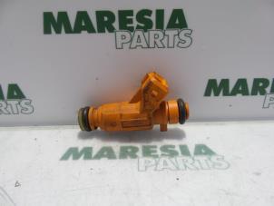 Used Injector (petrol injection) Peugeot Partner Combispace 1.6 16V Price € 20,00 Margin scheme offered by Maresia Parts