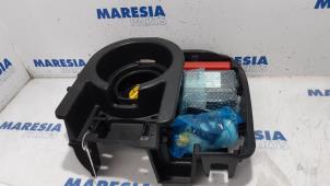 Usagé Logement roue de secours Fiat Panda (312) 0.9 TwinAir 65 Prix € 50,00 Règlement à la marge proposé par Maresia Parts