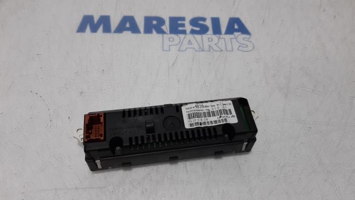 Begagnade Innerdisplay Peugeot Partner (GC/GF/GG/GJ/GK) 1.6 HDI 75 16V Pris € 36,30 Inklusive moms erbjuds av Maresia Parts