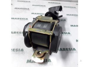 Used Rear seatbelt, right Renault Laguna II Grandtour (KG) 1.8 16V Price € 40,00 Margin scheme offered by Maresia Parts