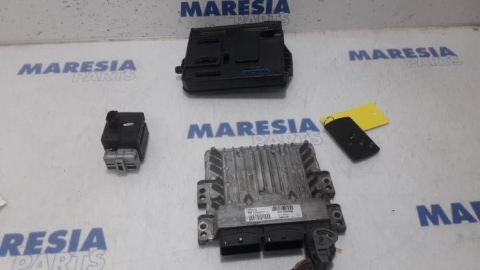 Used Engine management computer Renault Scénic III (JZ) 1.5 dCi 105 Price € 324,99 Margin scheme offered by Maresia Parts
