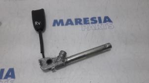 Used Seatbelt tensioner, right Renault Scénic III (JZ) 1.5 dCi 105 Price € 30,00 Margin scheme offered by Maresia Parts