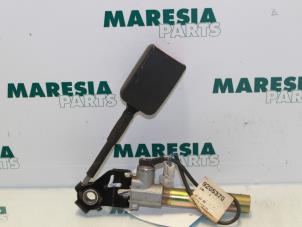 Used Seatbelt tensioner, left Renault Kangoo Express (FC) 1.2 Price € 30,00 Margin scheme offered by Maresia Parts