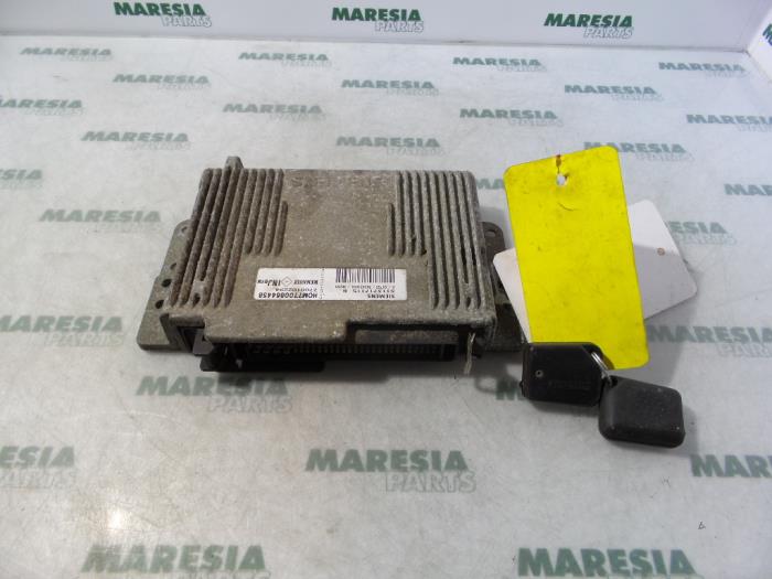 Used Engine management computer Renault Laguna I (B56) 1.8 Price € 25,00 Margin scheme offered by Maresia Parts