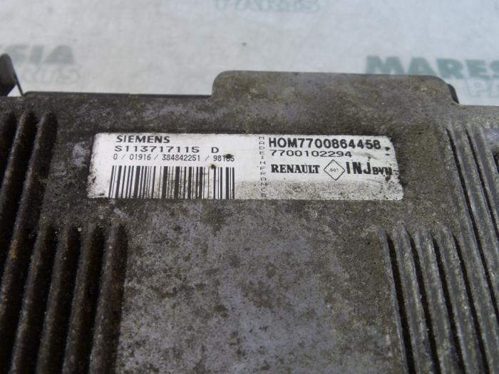 Engine management computer from a Renault Laguna I (B56) 1.8 1999