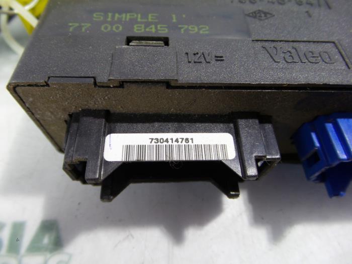 Engine management computer from a Renault Laguna I (B56) 1.8 1999