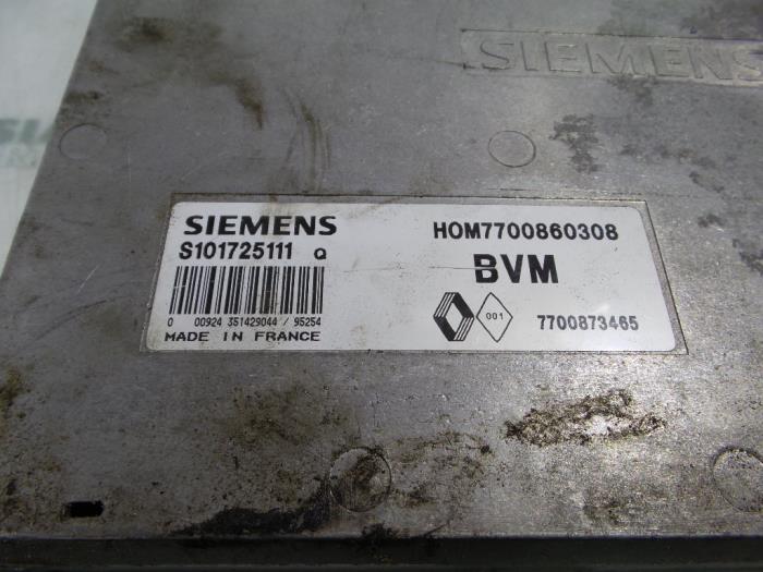 Engine management computer from a Renault Laguna I (B56) 1.8 1999