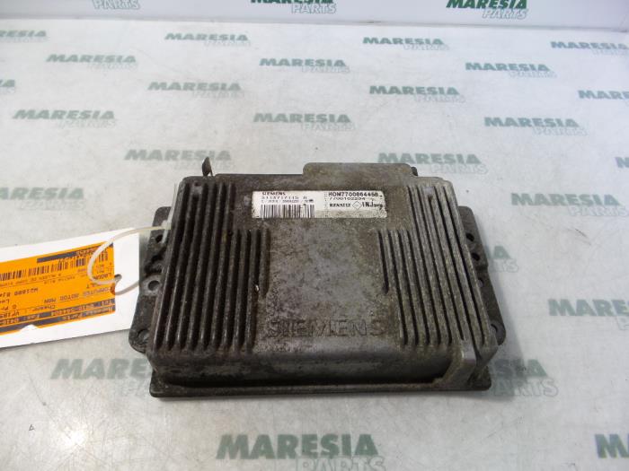 Engine management computer from a Renault Laguna I (B56) 1.8 1999