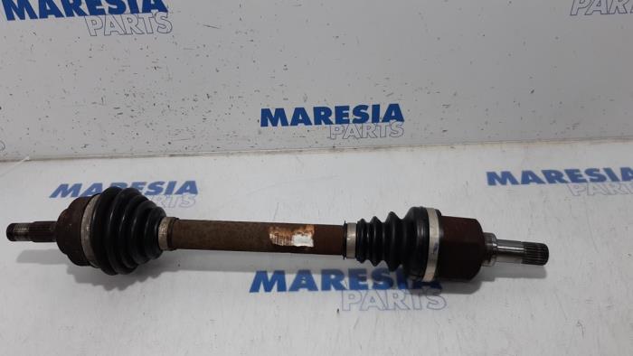 Front drive shaft, left from a Peugeot 308 (4A/C) 1.6 VTI 16V 2008
