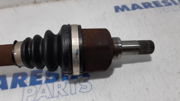 Front drive shaft, left from a Peugeot 308 (4A/C) 1.6 VTI 16V 2008