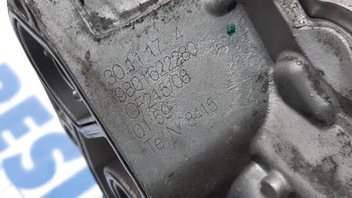 Soporte de filtro de aceite de un Citroën C3 (SX/SW) 1.6 Blue HDi 75 16V 2018